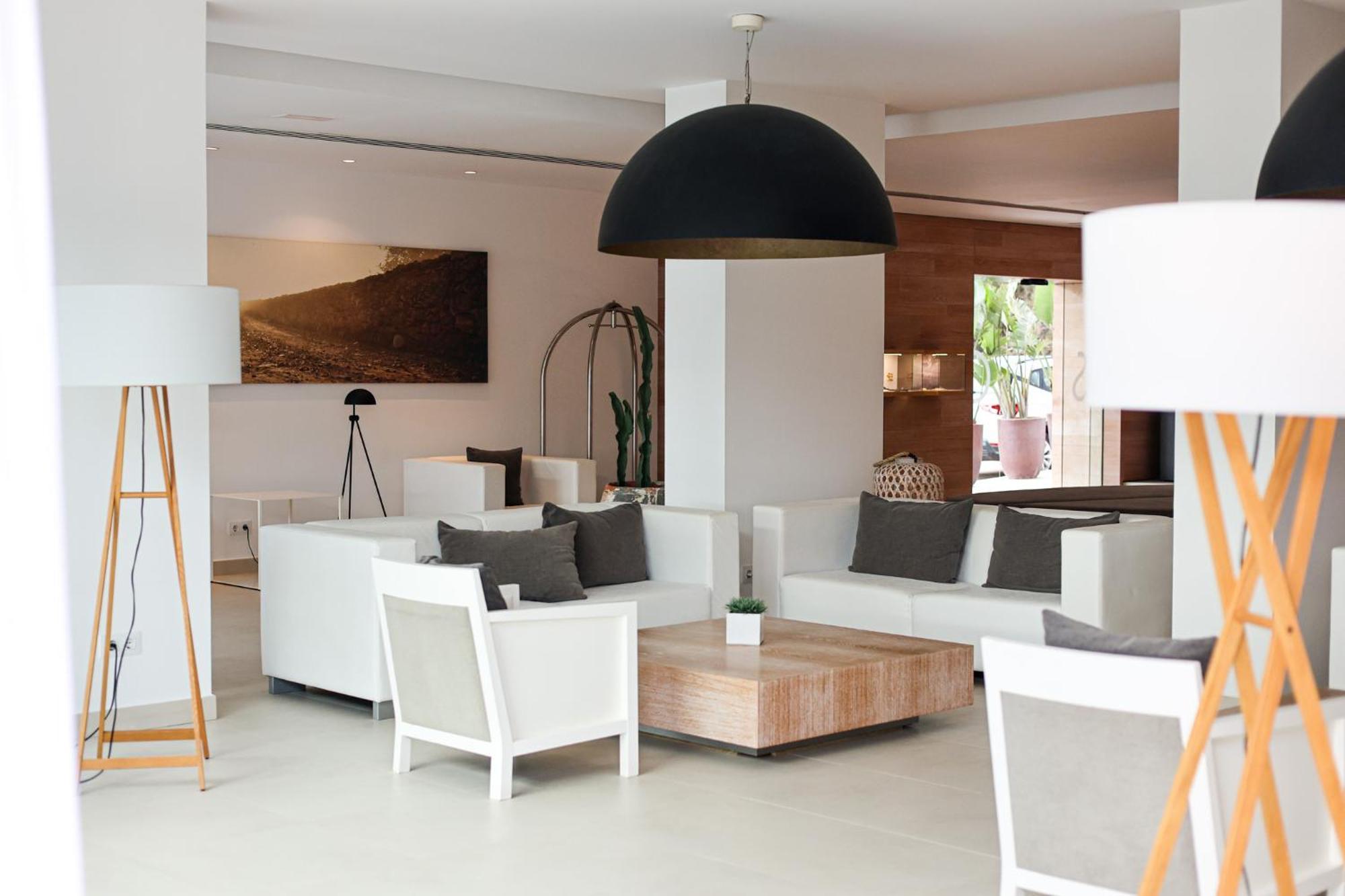Hotel Cala Saona & Spa Exterior photo